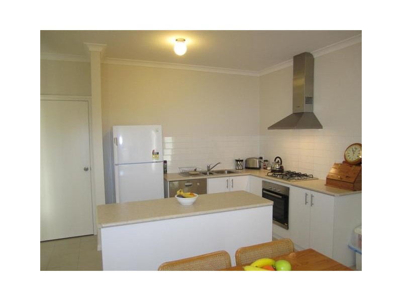 1/69 Anderson Road, Sunbury VIC 3429