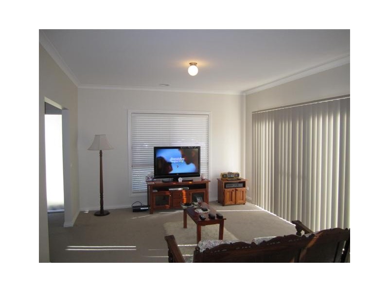 1/69 Anderson Road, Sunbury VIC 3429