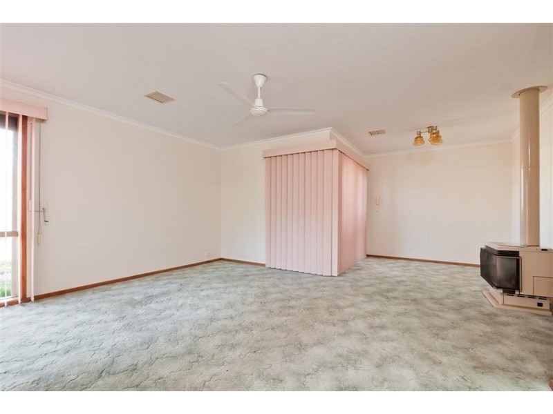 8 Thornton Avenue, Sunbury VIC 3429