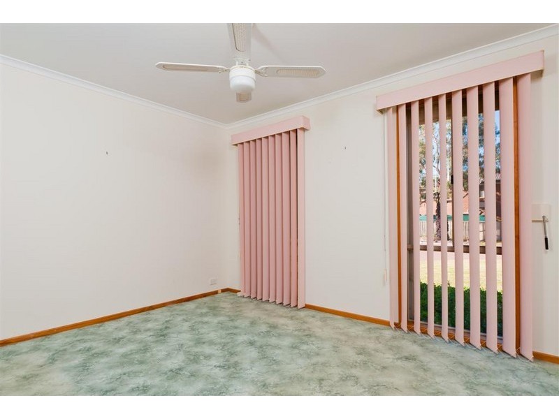 8 Thornton Avenue, Sunbury VIC 3429