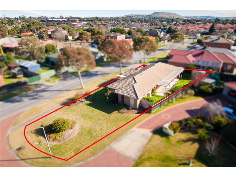 8 Thornton Avenue, Sunbury VIC 3429