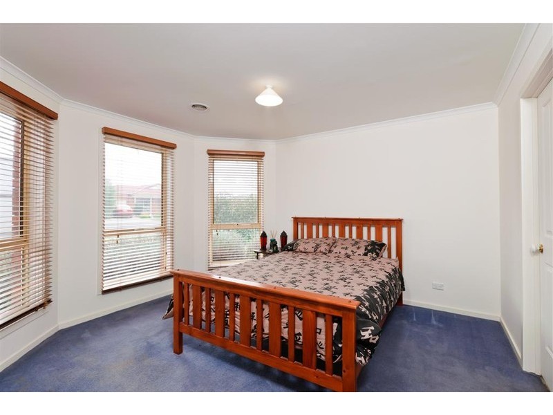 56 Cover Drive, Sunbury VIC 3429