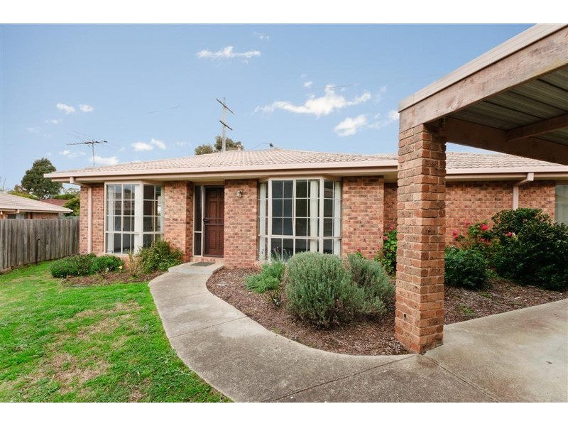 2/1 Buckmaster Street, Sunbury VIC 3429