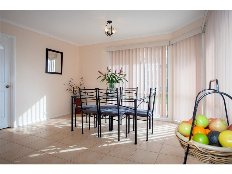 10 Rupertsdale Road, Sunbury VIC 3429