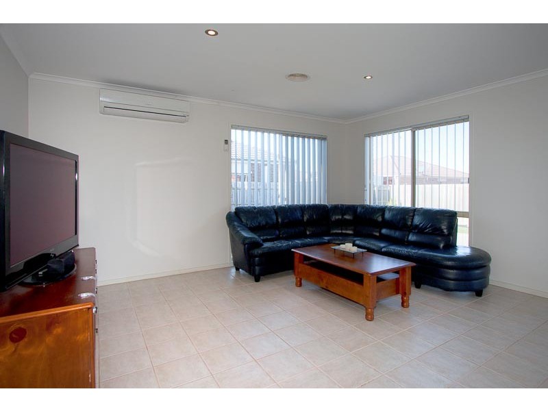 4 Grout Court, Sunbury VIC 3429