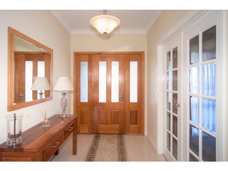 8 Cobblestone lane, Sunbury VIC 3429