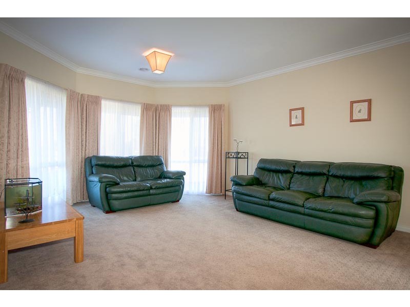 8 Cobblestone lane, Sunbury VIC 3429