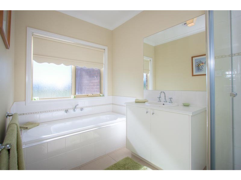 8 Cobblestone lane, Sunbury VIC 3429