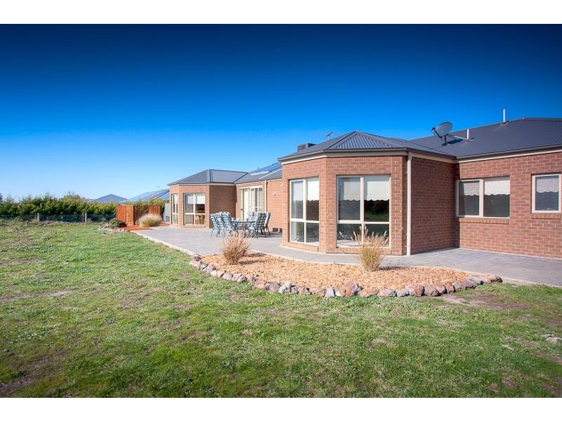 8 Cobblestone lane, Sunbury VIC 3429