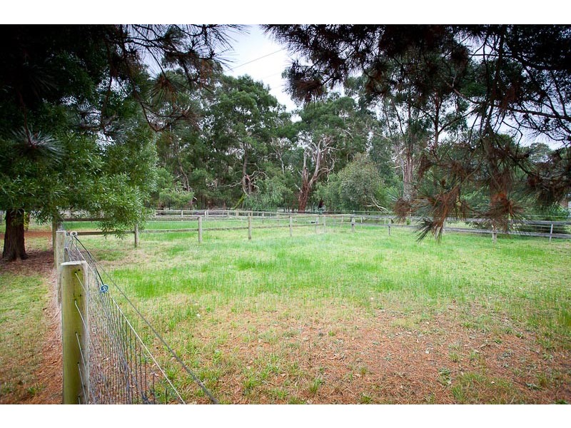 829 BACCHUS MARSH RD, Bullengarook VIC 3437
