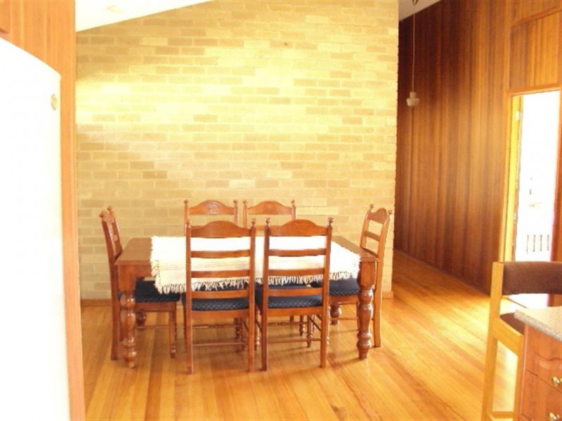 33 Vaughan Street, Sunbury VIC 3429