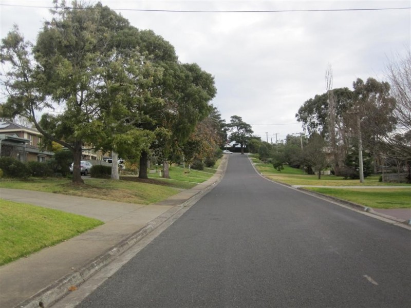 33 Vaughan Street, Sunbury VIC 3429