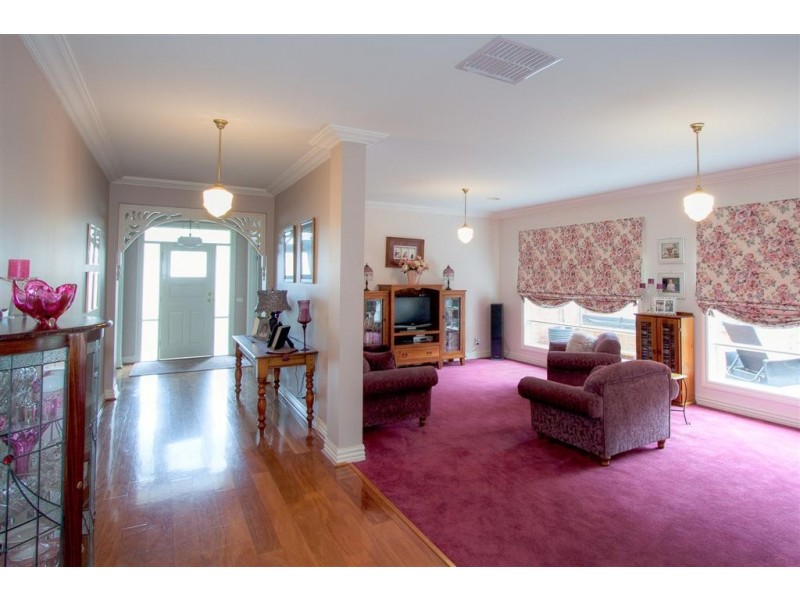 38 Fullwood Drive, Sunbury VIC 3429