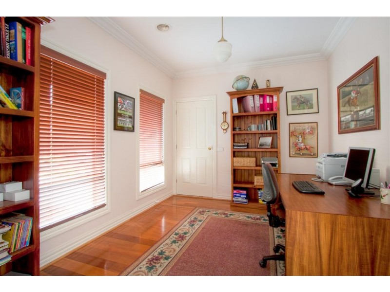 38 Fullwood Drive, Sunbury VIC 3429