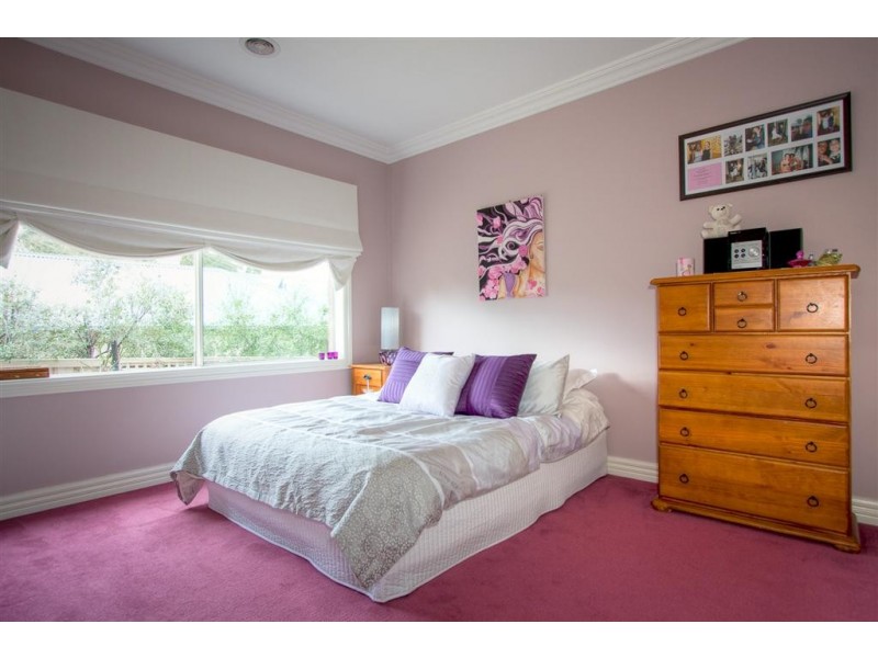 38 Fullwood Drive, Sunbury VIC 3429