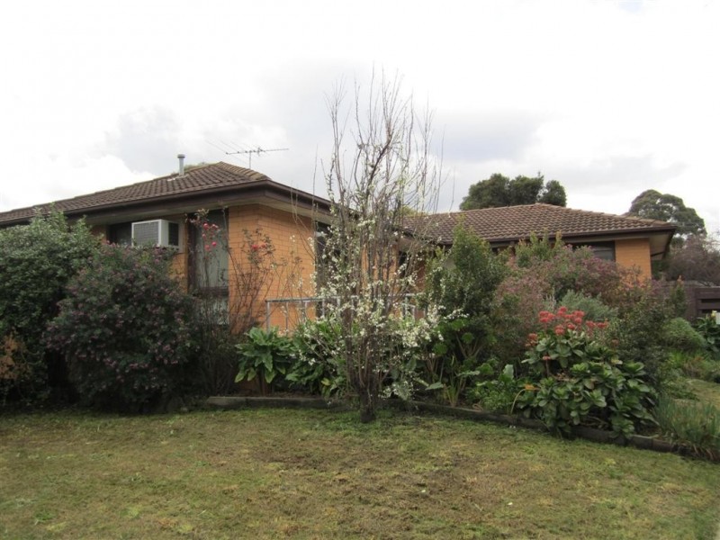 2 Buvelot Place, Sunbury VIC 3429