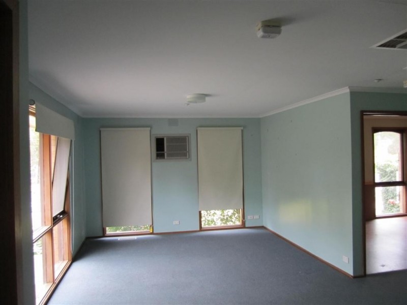 2 Buvelot Place, Sunbury VIC 3429