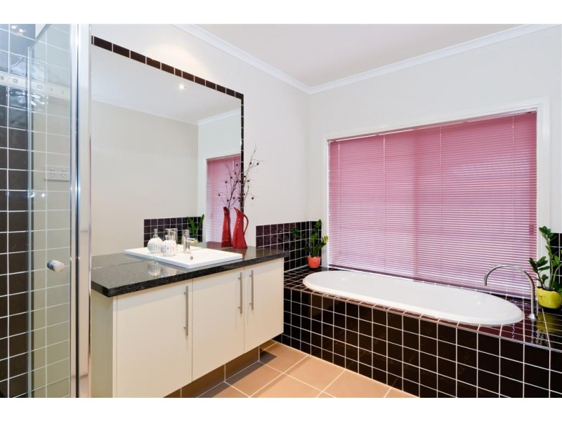 7 Sauvignon Court, Sunbury VIC 3429