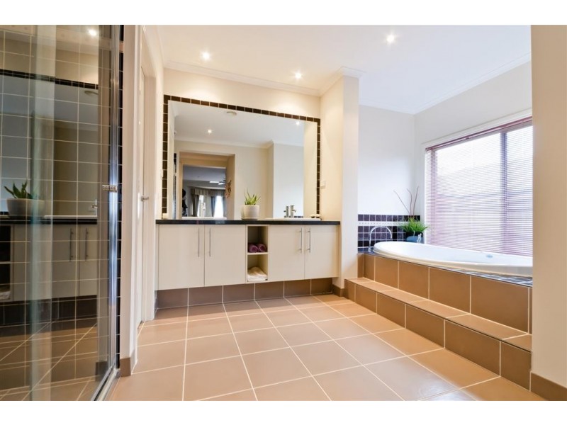 7 Sauvignon Court, Sunbury VIC 3429