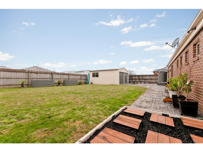 7 Sauvignon Court, Sunbury VIC 3429