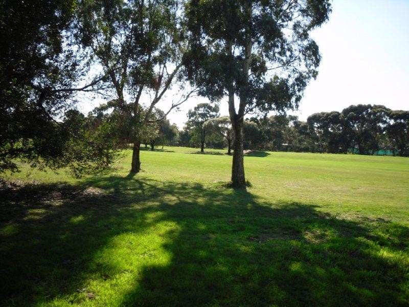 29 Muirfield Drive, Sunbury VIC 3429