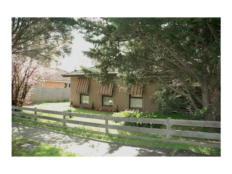 15 Batman Avenue, Sunbury VIC 3429