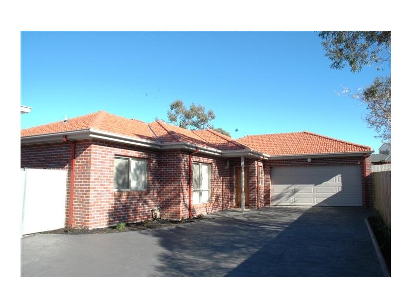 2/78 Ligar Street, Sunbury VIC 3429
