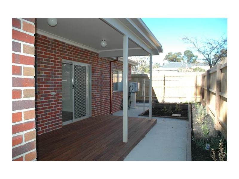 2/78 Ligar Street, Sunbury VIC 3429