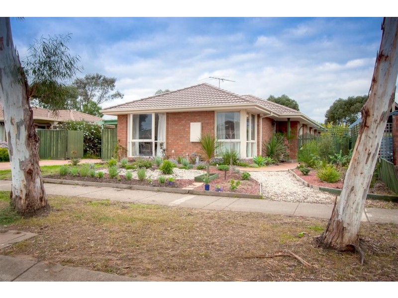 18 La Perouse Close, Sunbury VIC 3429