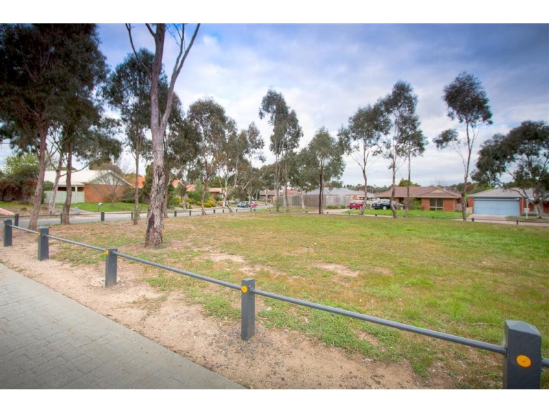 18 La Perouse Close, Sunbury VIC 3429