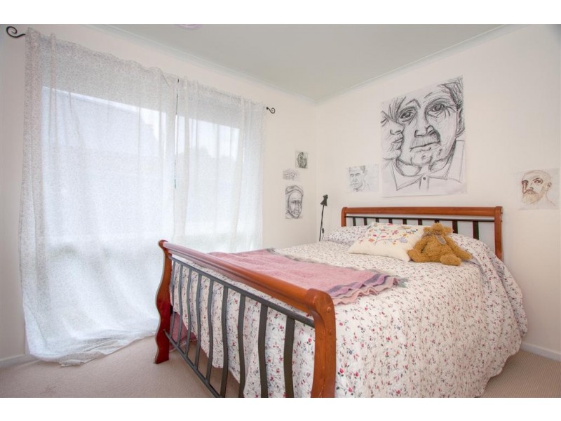 18 La Perouse Close, Sunbury VIC 3429