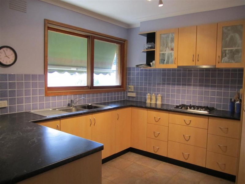 17 Blaxland Drive, Sunbury VIC 3429