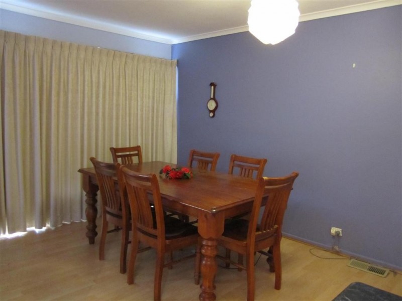 17 Blaxland Drive, Sunbury VIC 3429