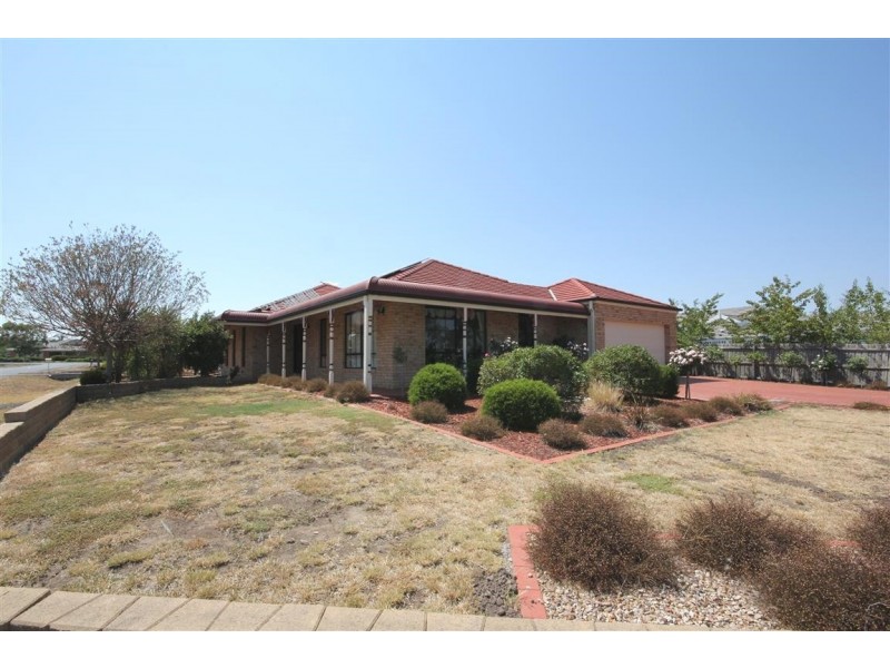 5 Grapeview Grove, Sunbury VIC 3429