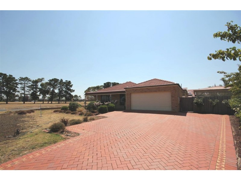 5 Grapeview Grove, Sunbury VIC 3429