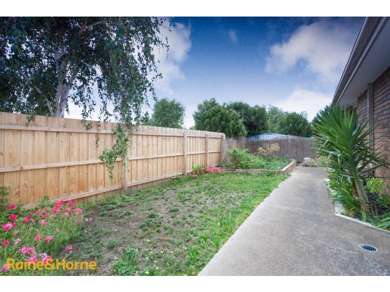 9 La Perouse Close, Sunbury VIC 3429