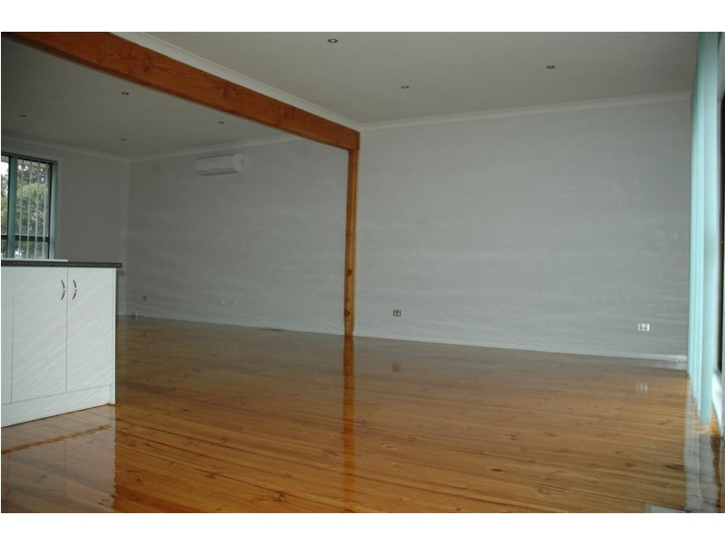 8 Vineyard Road, Sunbury VIC 3429