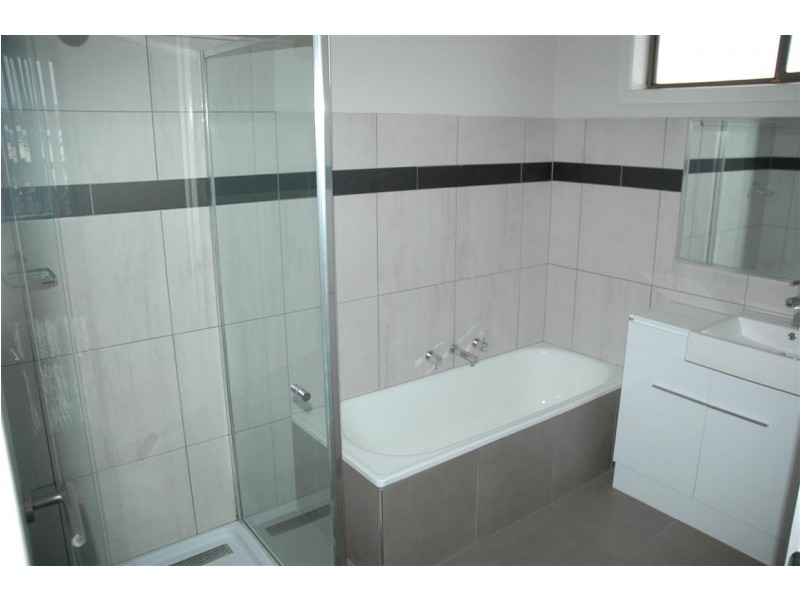 8 Vineyard Road, Sunbury VIC 3429