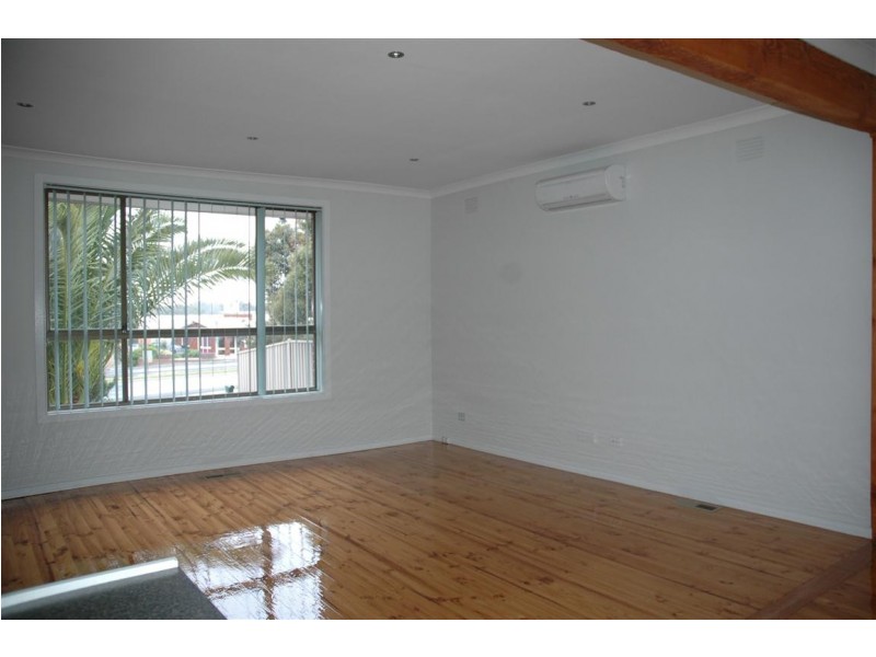 8 Vineyard Road, Sunbury VIC 3429