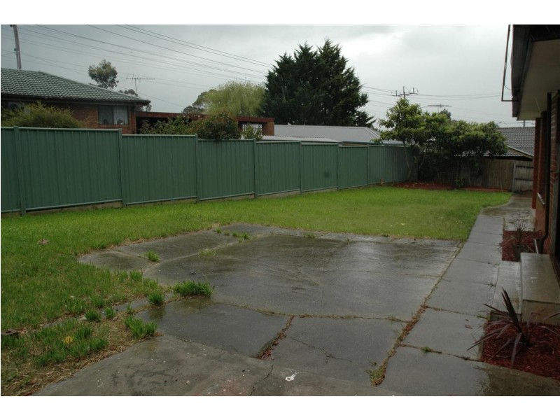 8 Vineyard Road, Sunbury VIC 3429