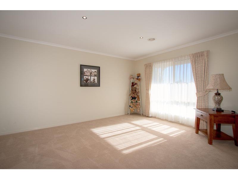 4 The Barb, Sunbury VIC 3429