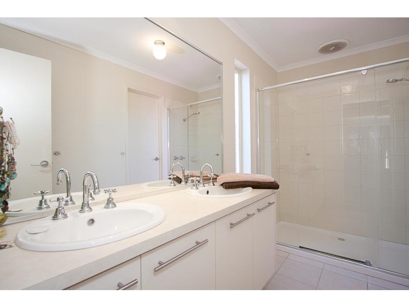 4 The Barb, Sunbury VIC 3429