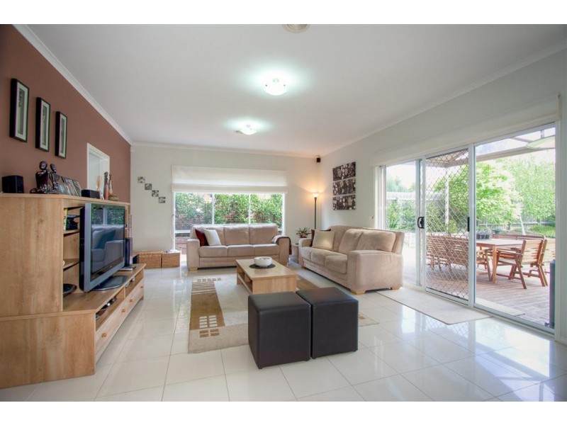 48 The Avenue, Sunbury VIC 3429