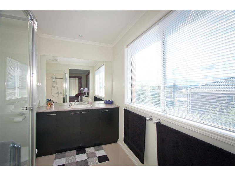 48 The Avenue, Sunbury VIC 3429