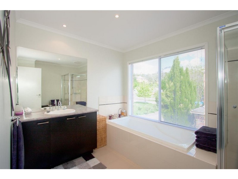 48 The Avenue, Sunbury VIC 3429