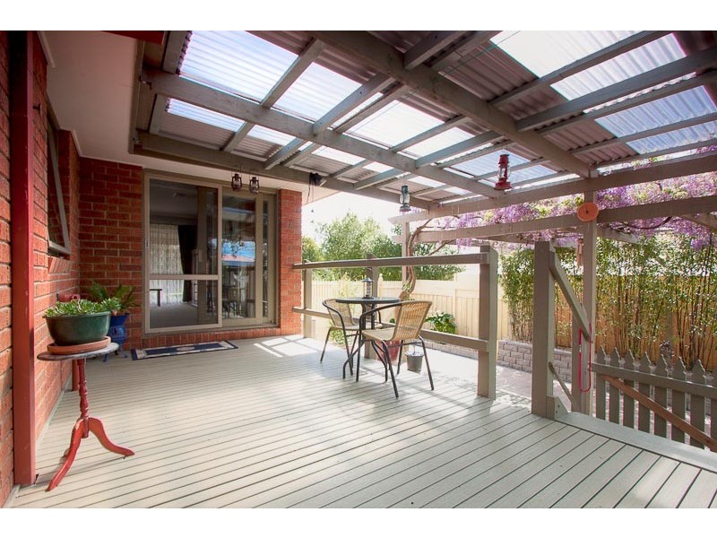5 Lawrence Avenue, Sunbury VIC 3429