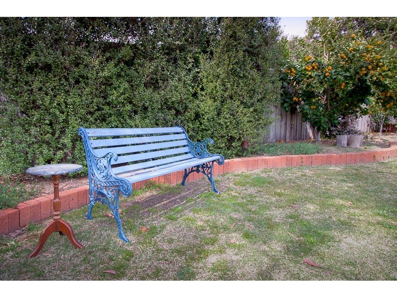 5 Lawrence Avenue, Sunbury VIC 3429