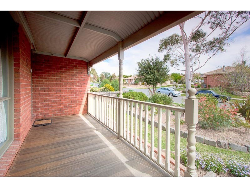 5 Lawrence Avenue, Sunbury VIC 3429