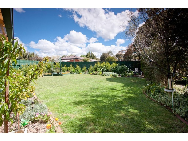 8 Hoylake Court, Sunbury VIC 3429
