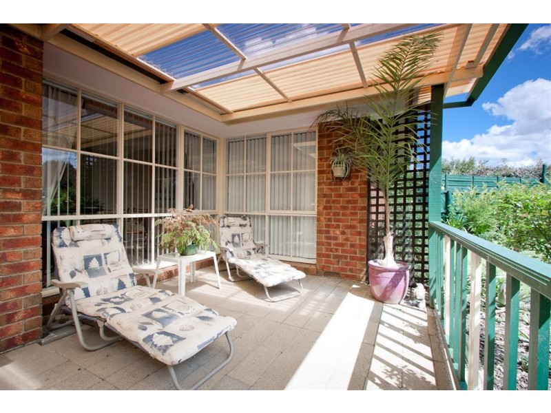 8 Hoylake Court, Sunbury VIC 3429